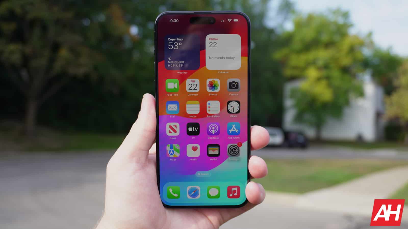 Featured image for iPhone users upgrade less often than Android users