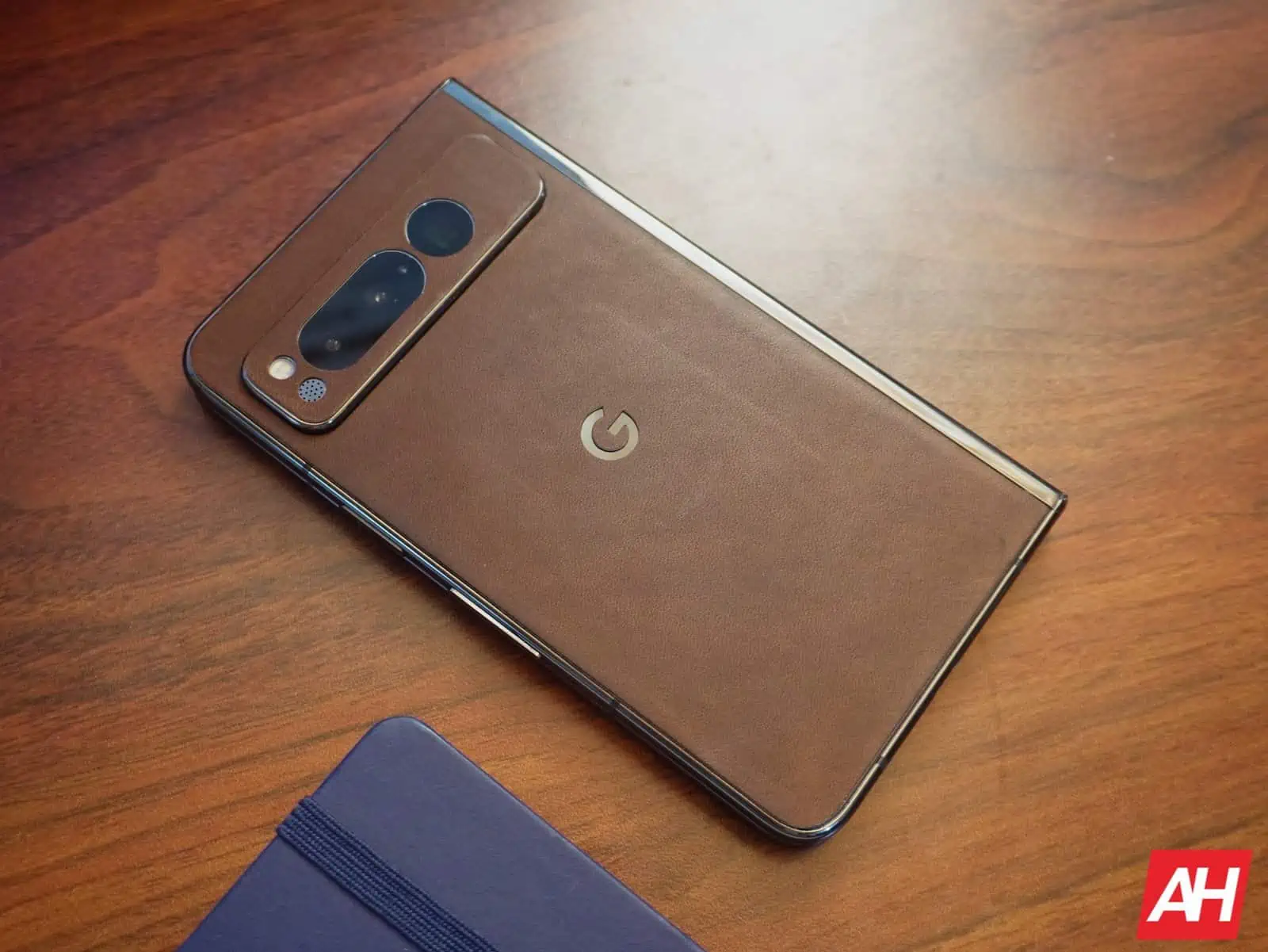 Google Pixel Fold dbrand leer AM AH05