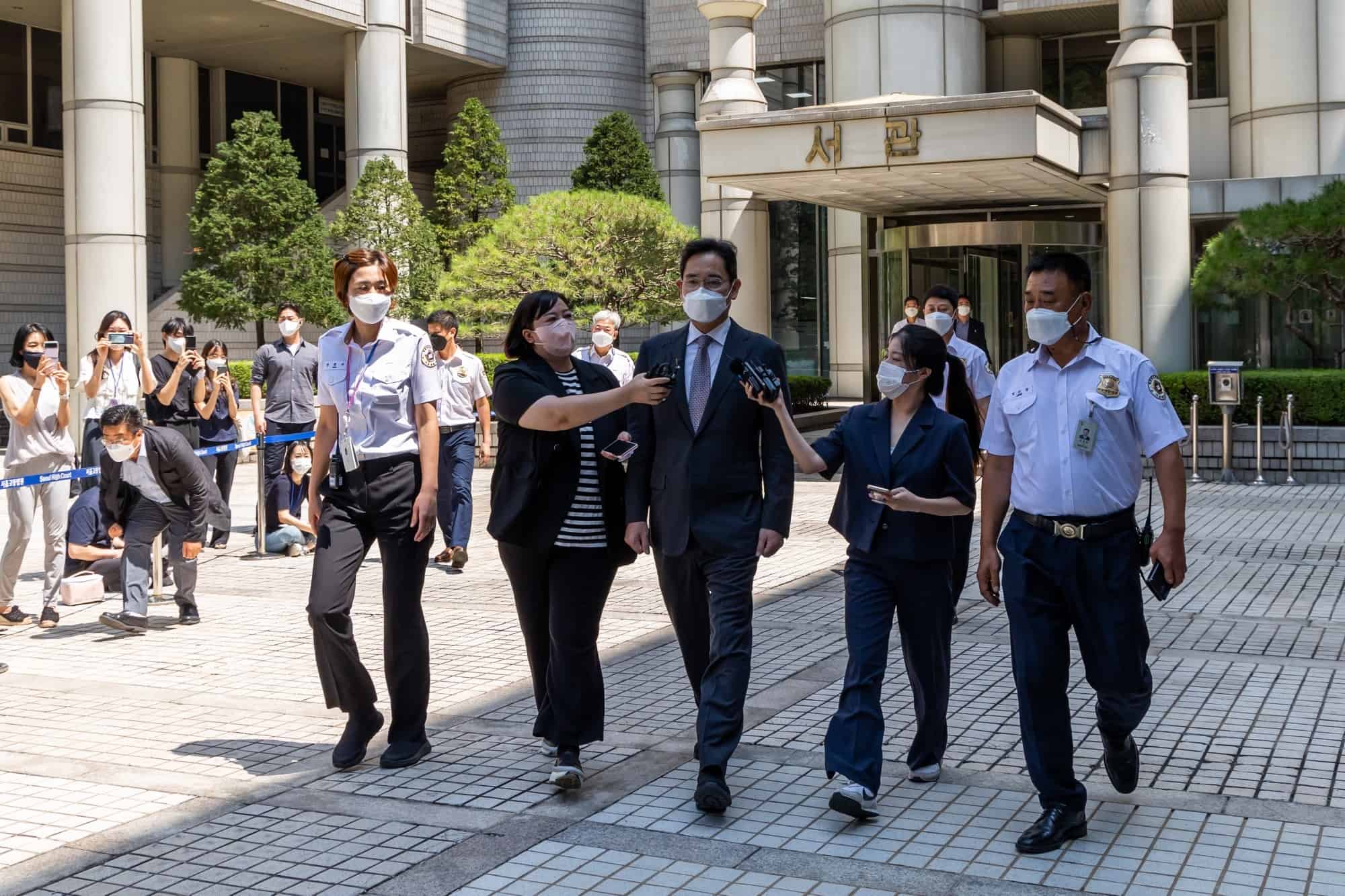 Samsung-chef riskeert vijf jaar gevangenisstraf wegens fraude en aandelenmanipulatie