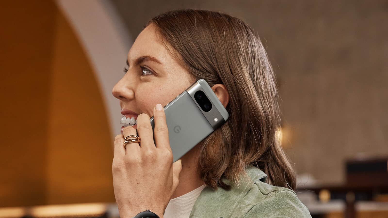 Google Pixel 8 lifestyle-afbeelding 1