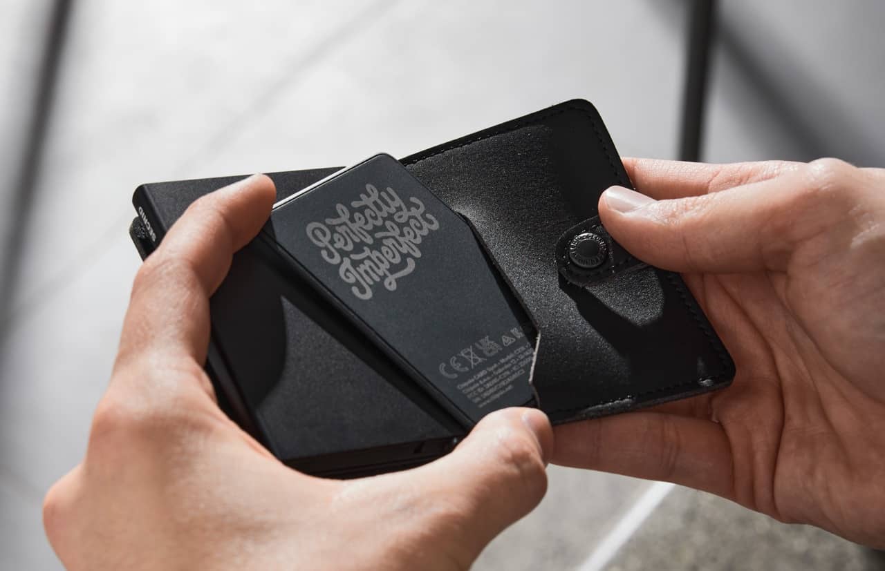 Chipolo CARD Spot 'Perfectly Imperfect' limited edition 2024 (9) Large