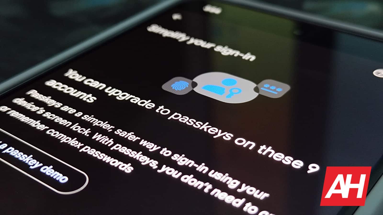 Featured image for Passkey upgrades on Pixel gain additional account support