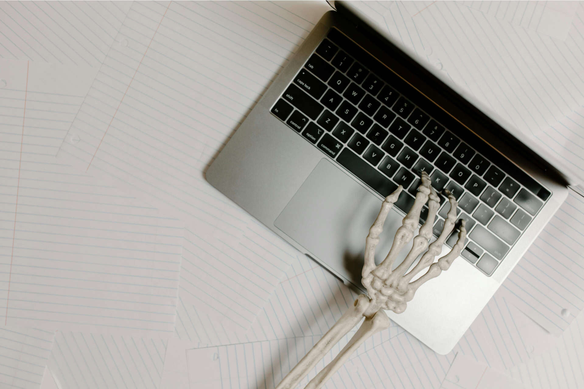 Steeds meer grote nieuwsbedrijven verkopen zich aan AI