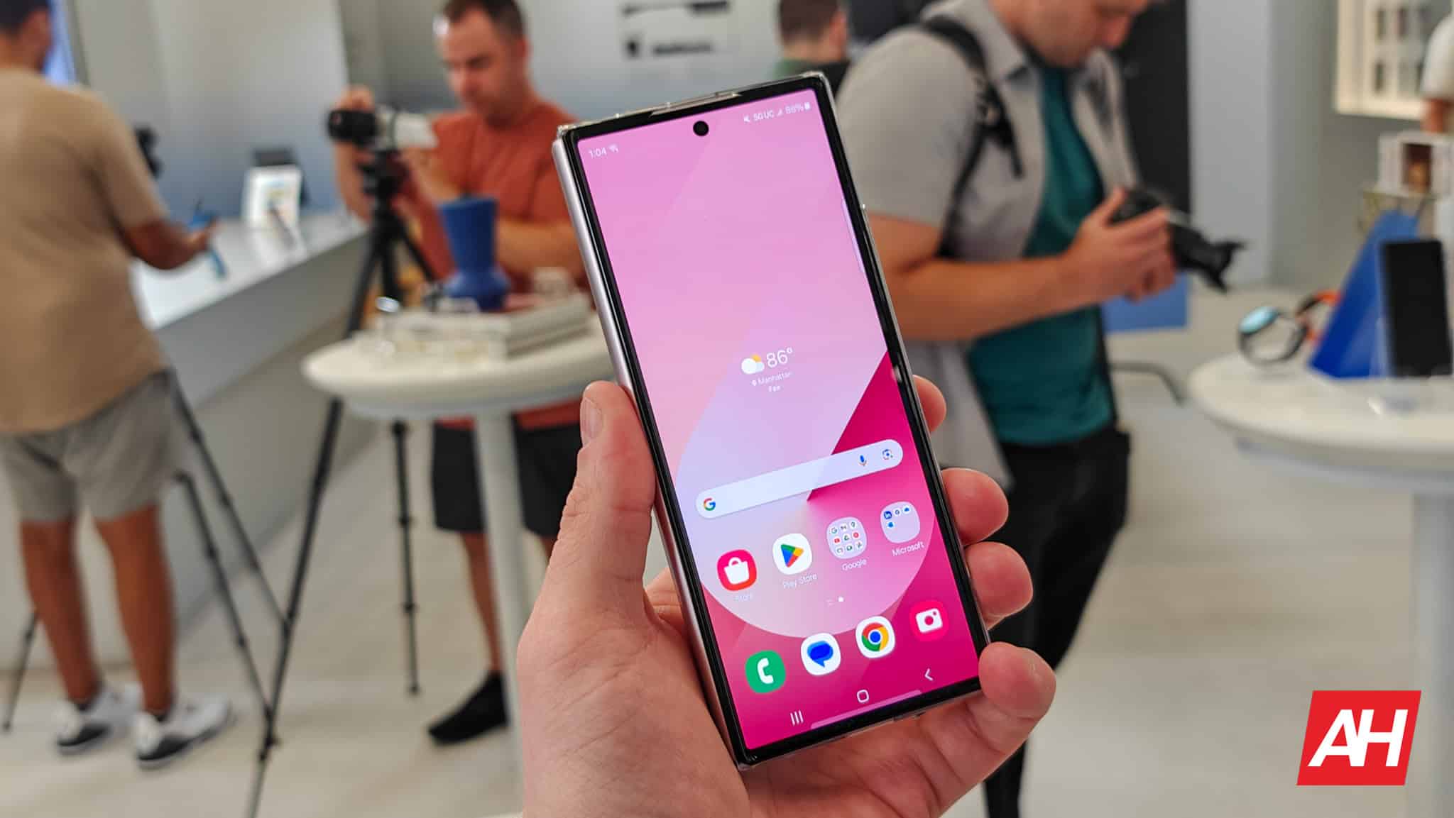 U kunt elke telefoon inruilen en krijgt $ 300 korting op de Galaxy Z Fold 6