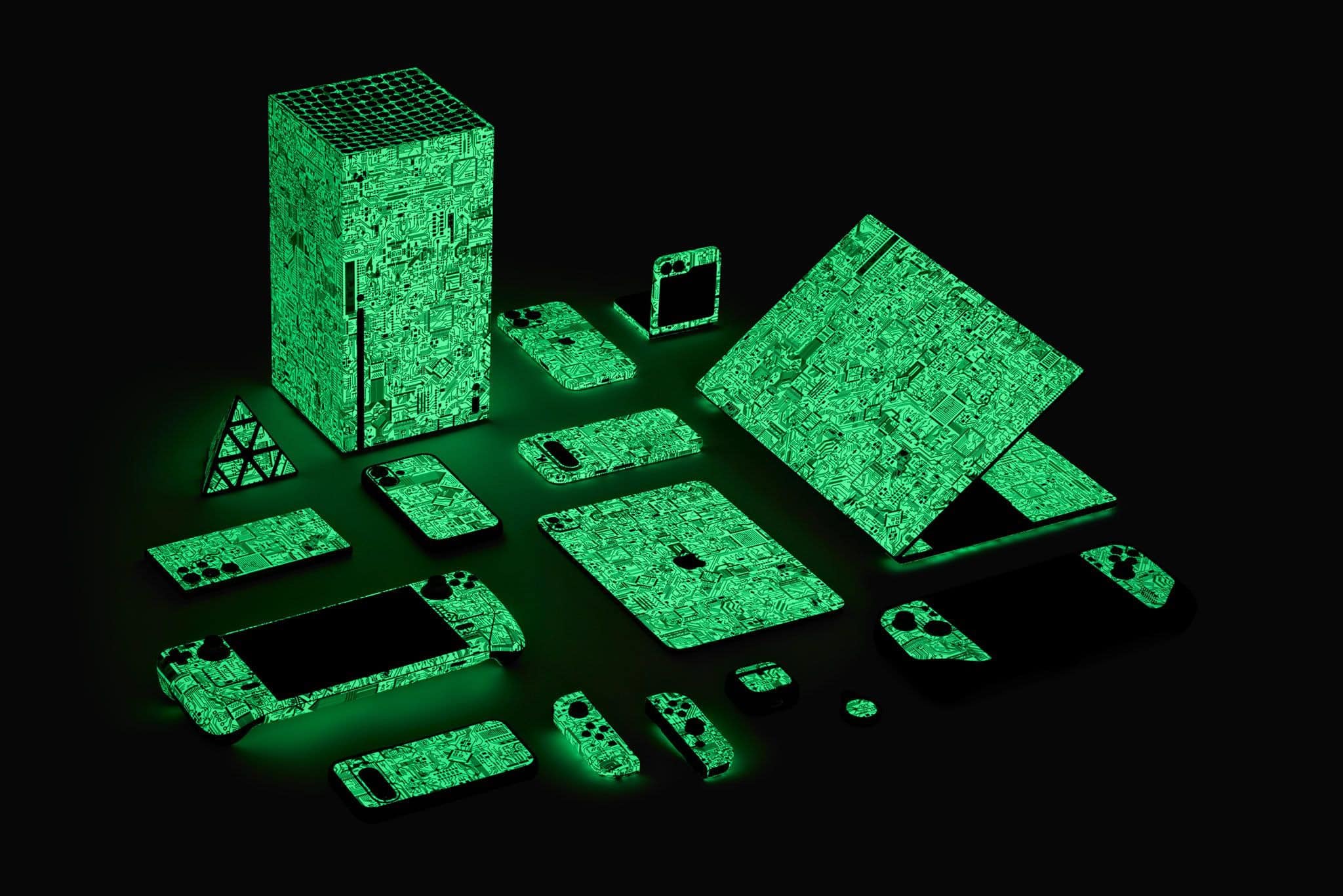 Dbrand lanceert printplaat-skins voor Pixel 9, iPhone 16 en meer