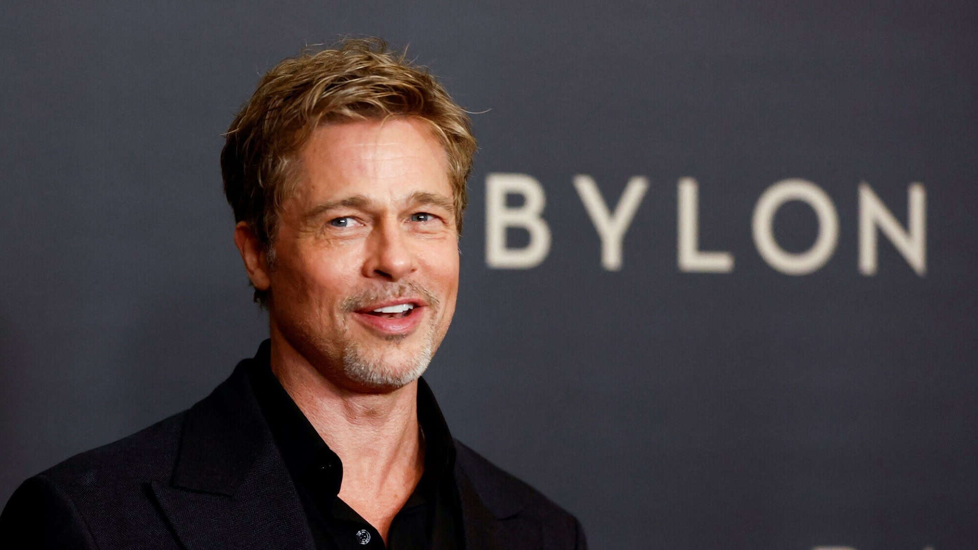 Een door AI gegenereerde Brad Pitt scoorde bijna $ 1 miljoen van een slachtoffer