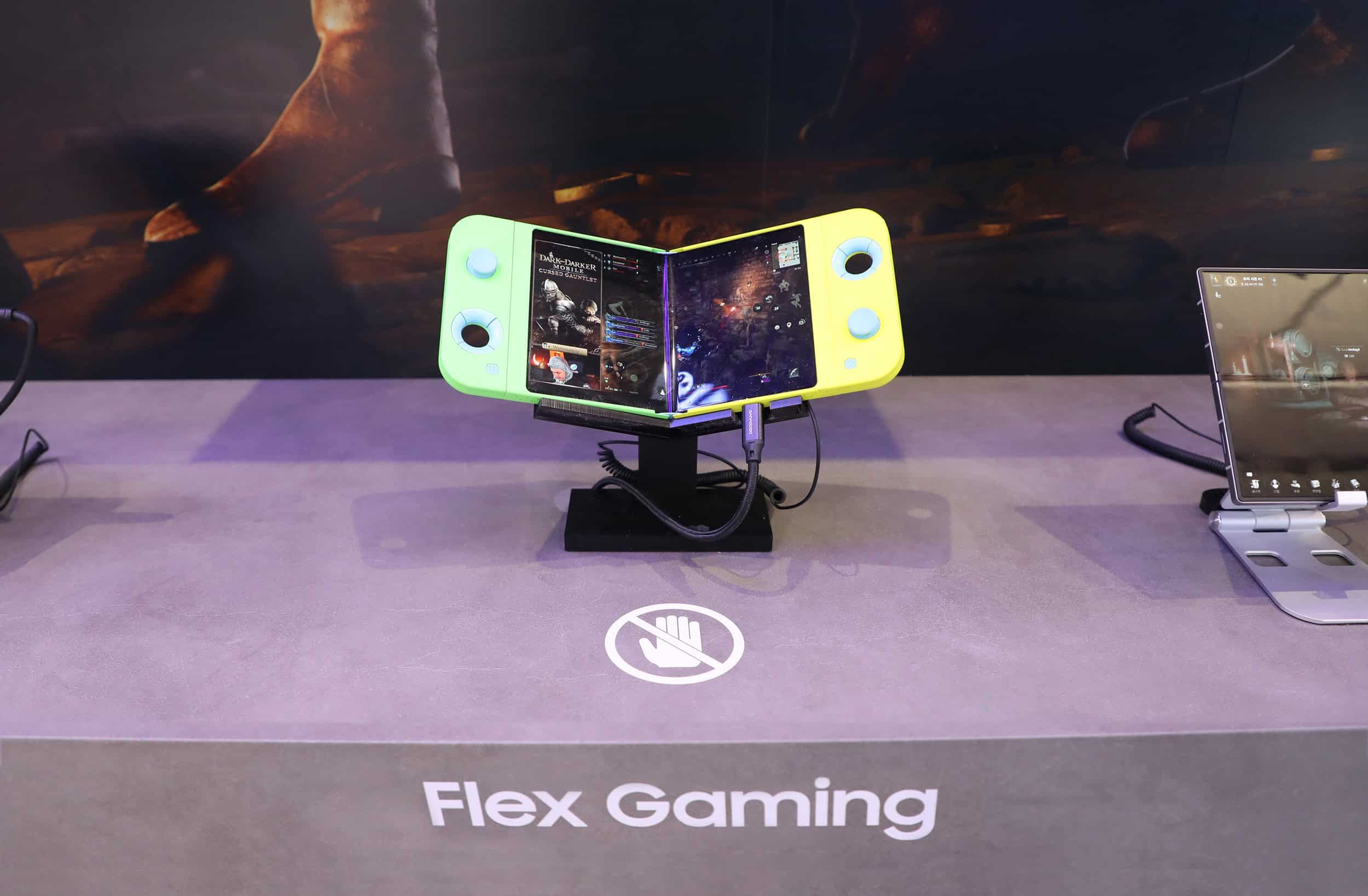 Samsung onthult 'flex gaming' handheld die in tweeën vouwt