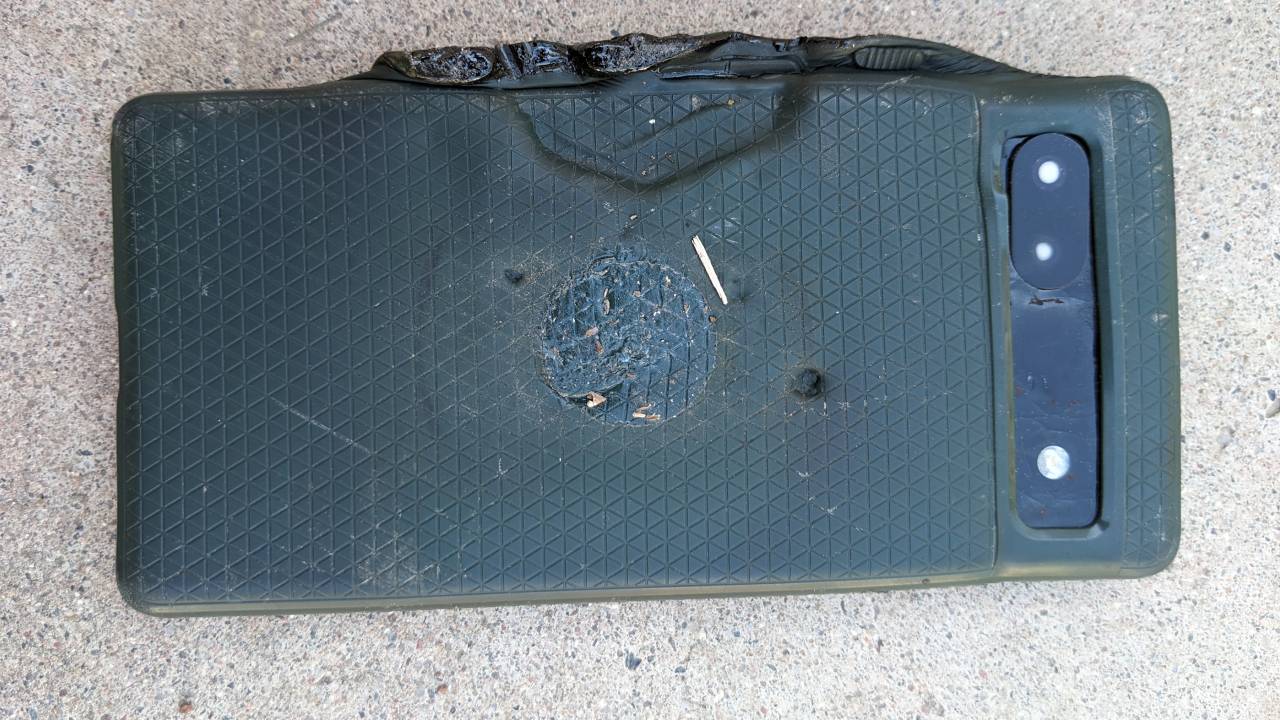 Nog een Google Pixel 6a smolt tijdens het opladen