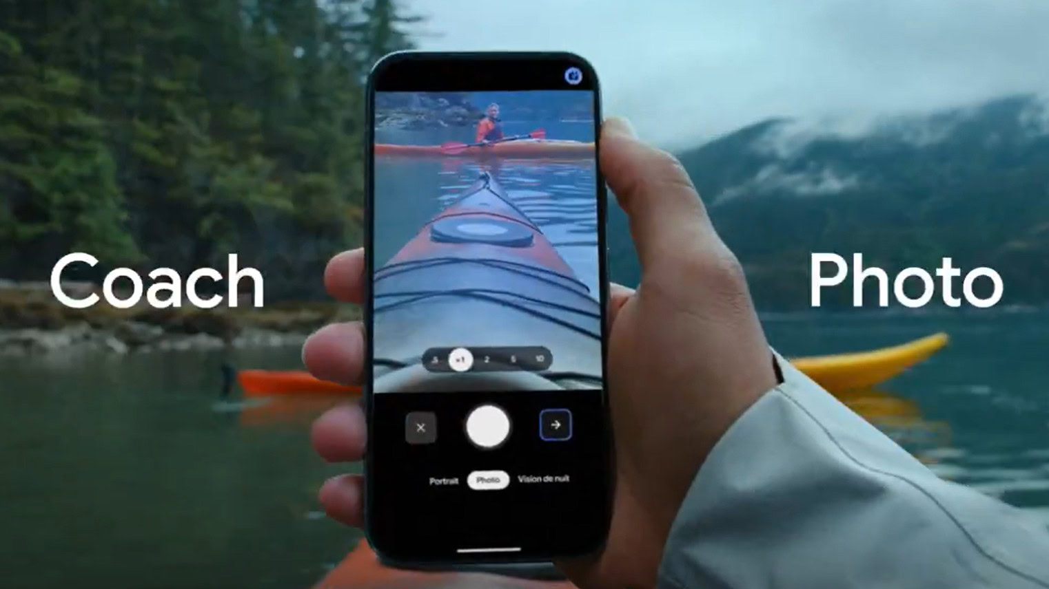Google Pixel 10 -advertentie toont de camera -coach in actieuren voor de lancering