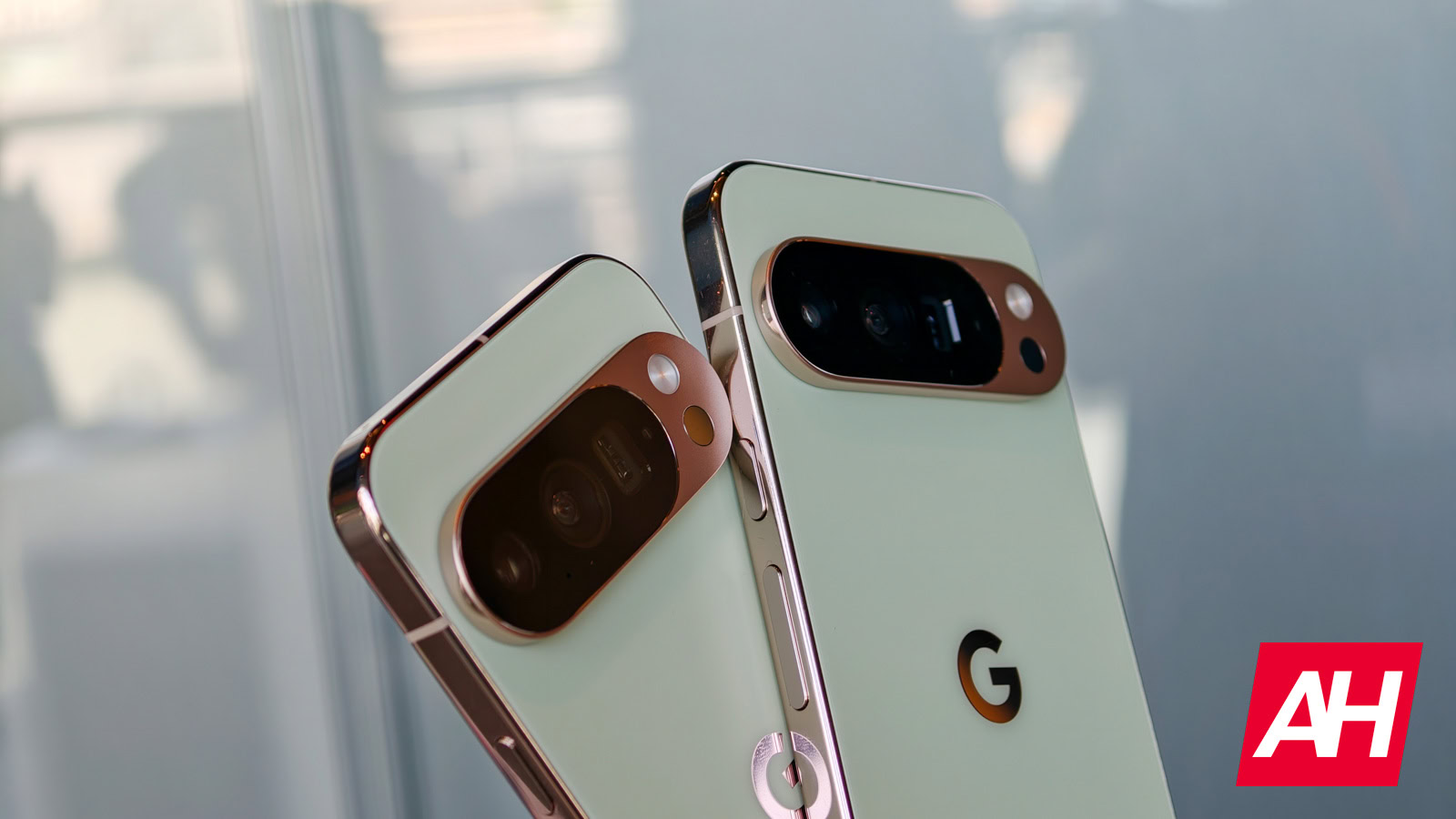 Pixel 10 Pro zit vast aan 15W draadloos opladen - hier is het excuus van Google