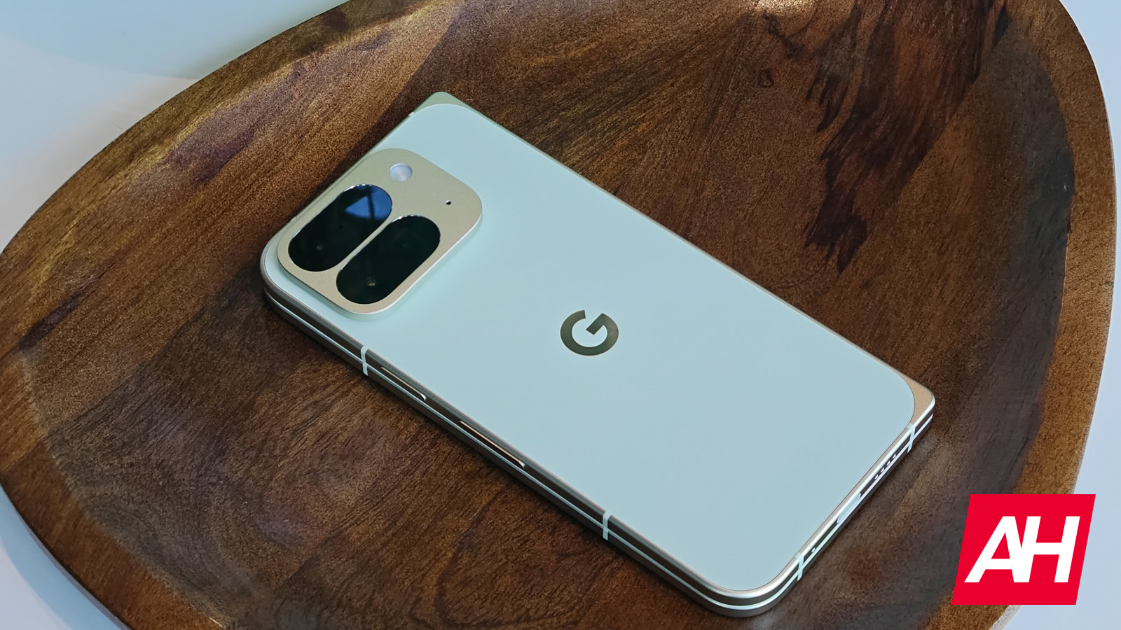 Google Pixel 10 Pro Fold Sprekers