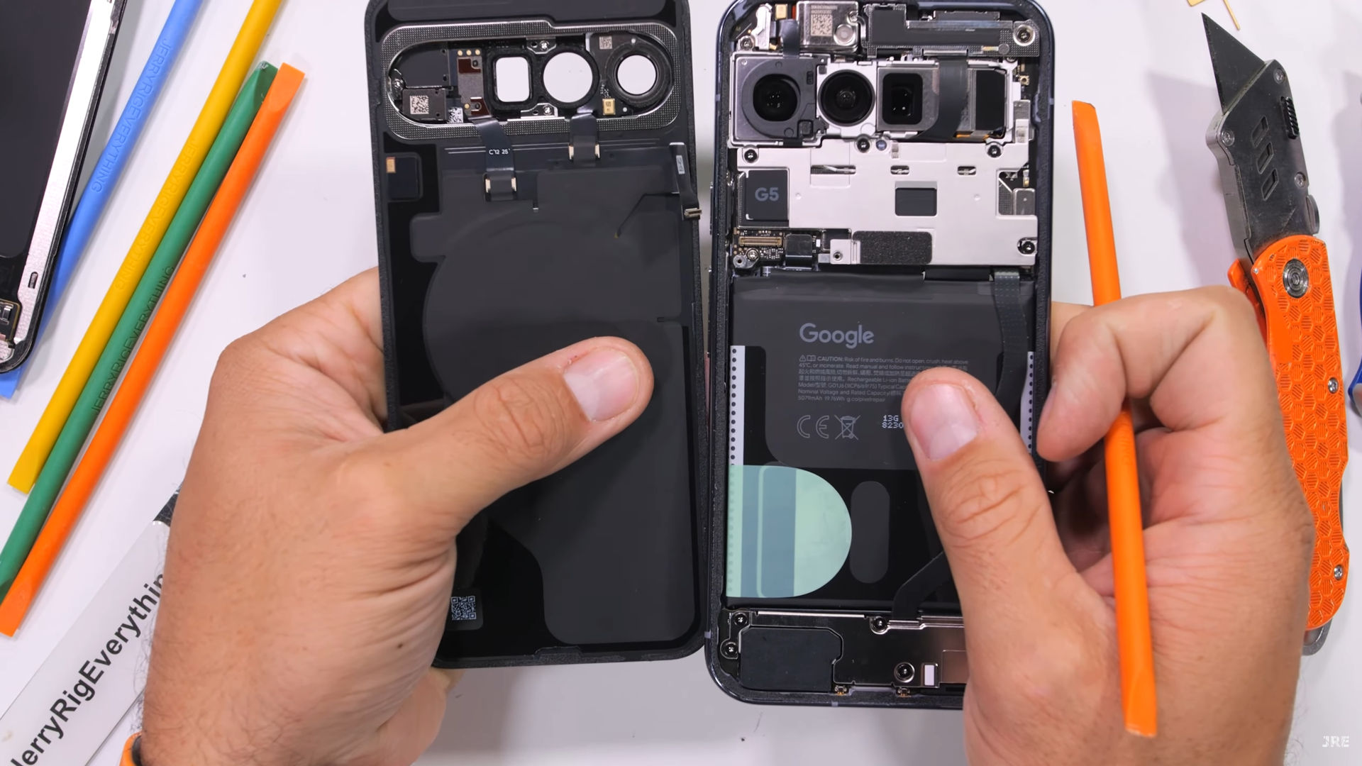 Pixel 10 Pro XL Teardown onthult eenvoudig batterijvervangingsproces