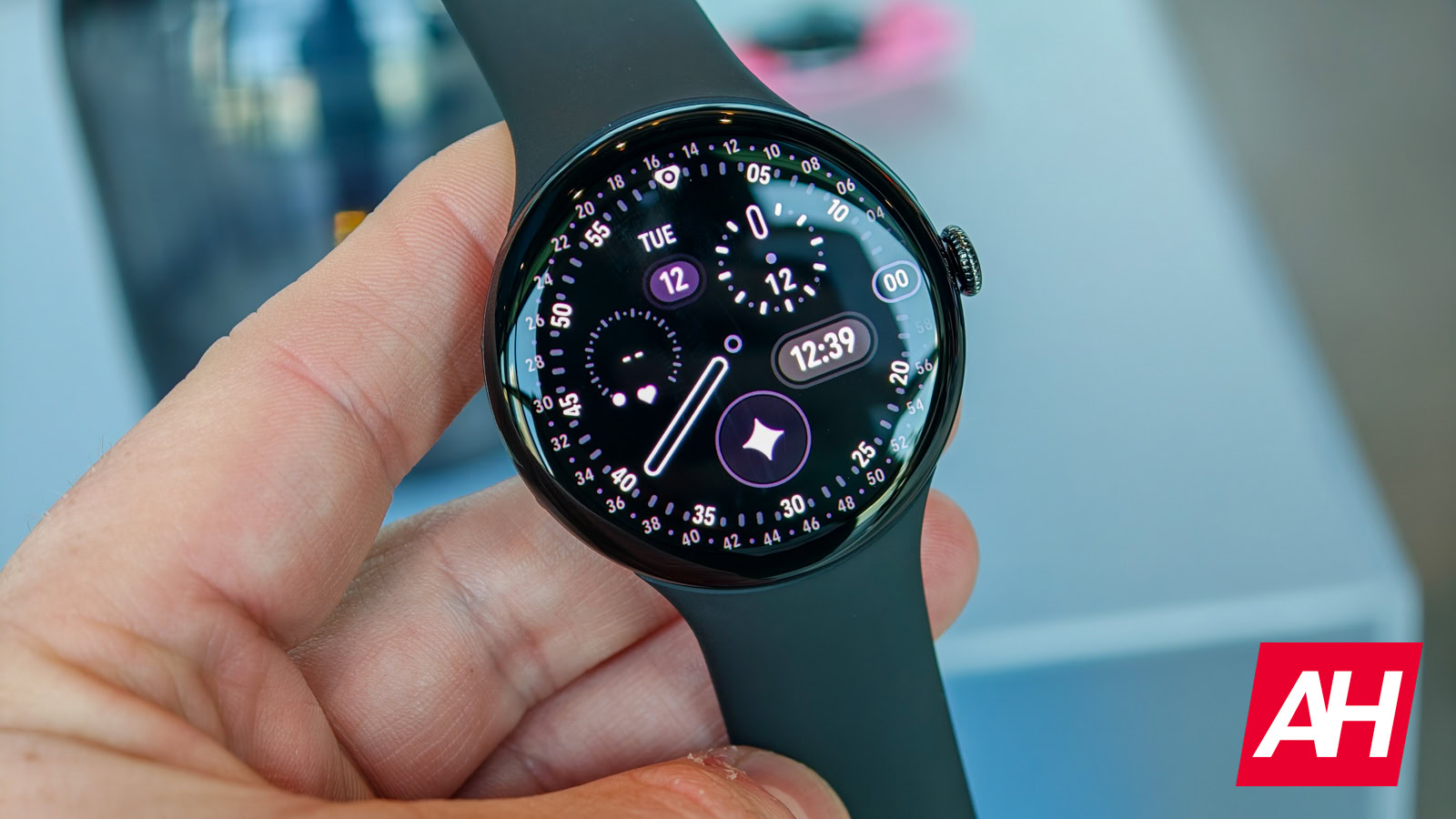 De Pixel Watch 4 brengt 8 nieuwe horloge -gezichten om een ​​besturingssysteem te dragen