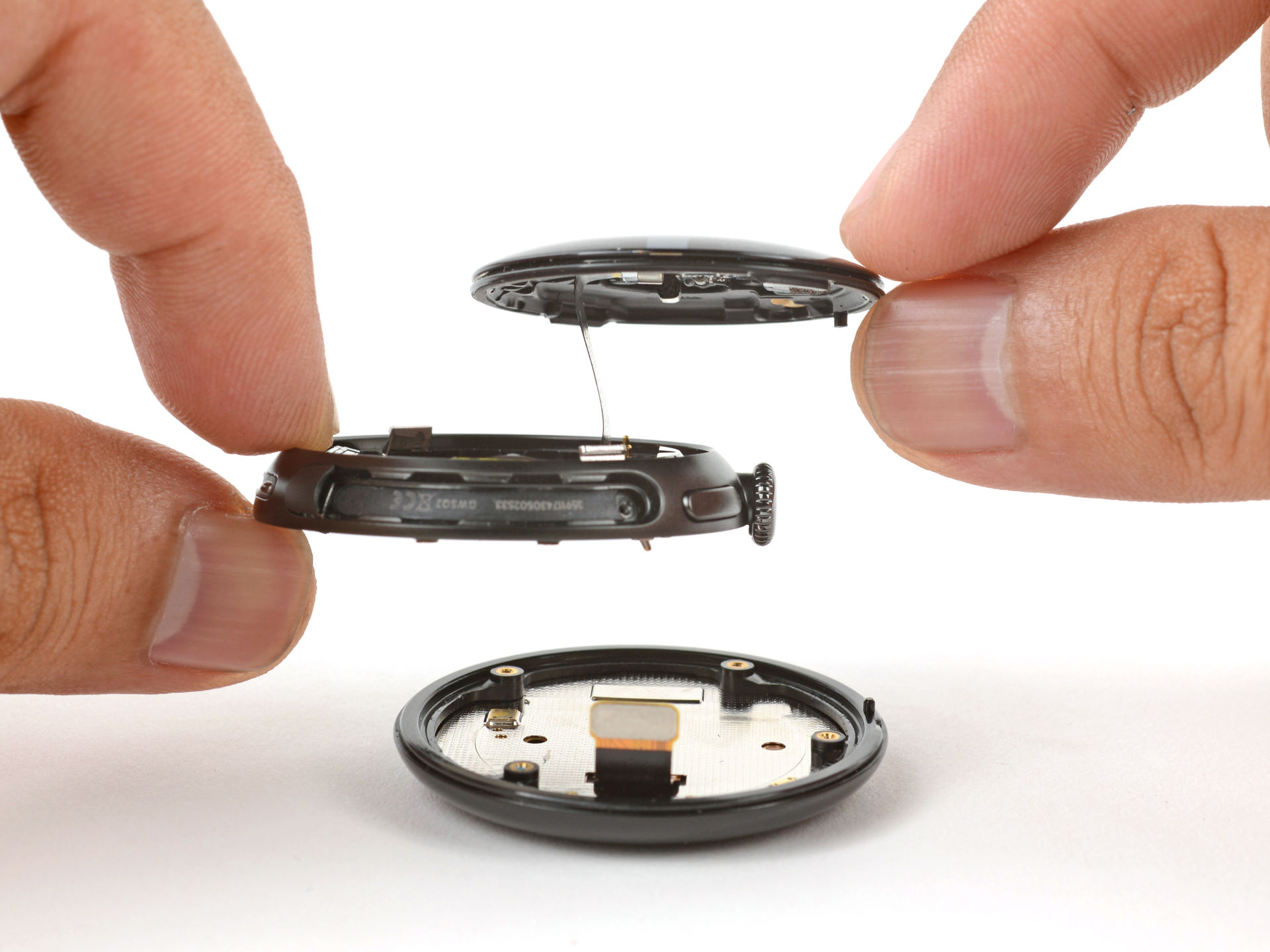 Pixel Watch 4 Teardown onthult reparatievriendelijk ontwerp dat het recht op reparatie verdedigt