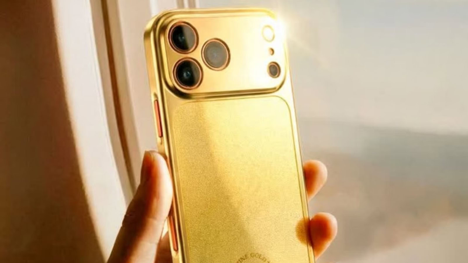 Hier is een puur gouden hoesje voor je iPhone 17 Pro Max... dat je niet kunt kopen