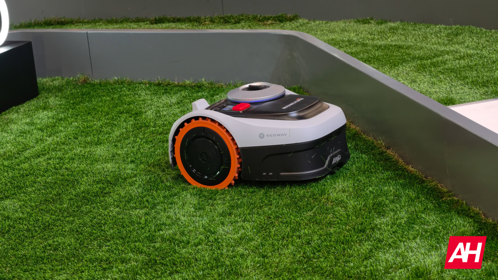 Pre-orders zijn live voor de nieuwe robotmaaiers van Navimow, en ze zullen heuvels beklimmen waar je nauwelijks overheen kunt lopen